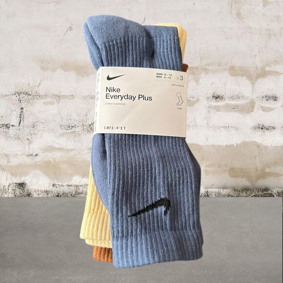 Nike NWT Dri-FIT Everyday Plus Cushion Crew Socks 3 Pack in Blue/Vanilla/Brown - Picture 1 of 3